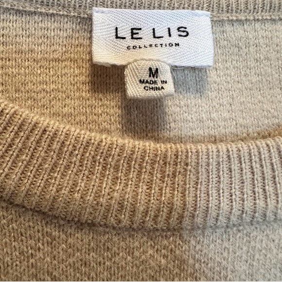 Le Lis Floral Cropped Sweater | Coquette Cottagecore Daisy Knit – Size Medium - Picture 4 of 8